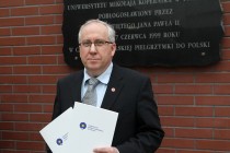 Wręczenie stypendiów za wysoko punktowane publikacje naukowe [fot. Anna Bielawiec-Osińska]